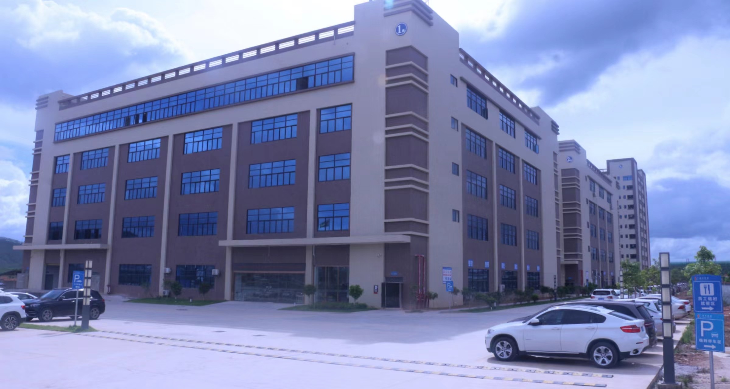 Shenzhen Xindonghui Technology Co., Ltd dây chuyền sản xuất nhà máy